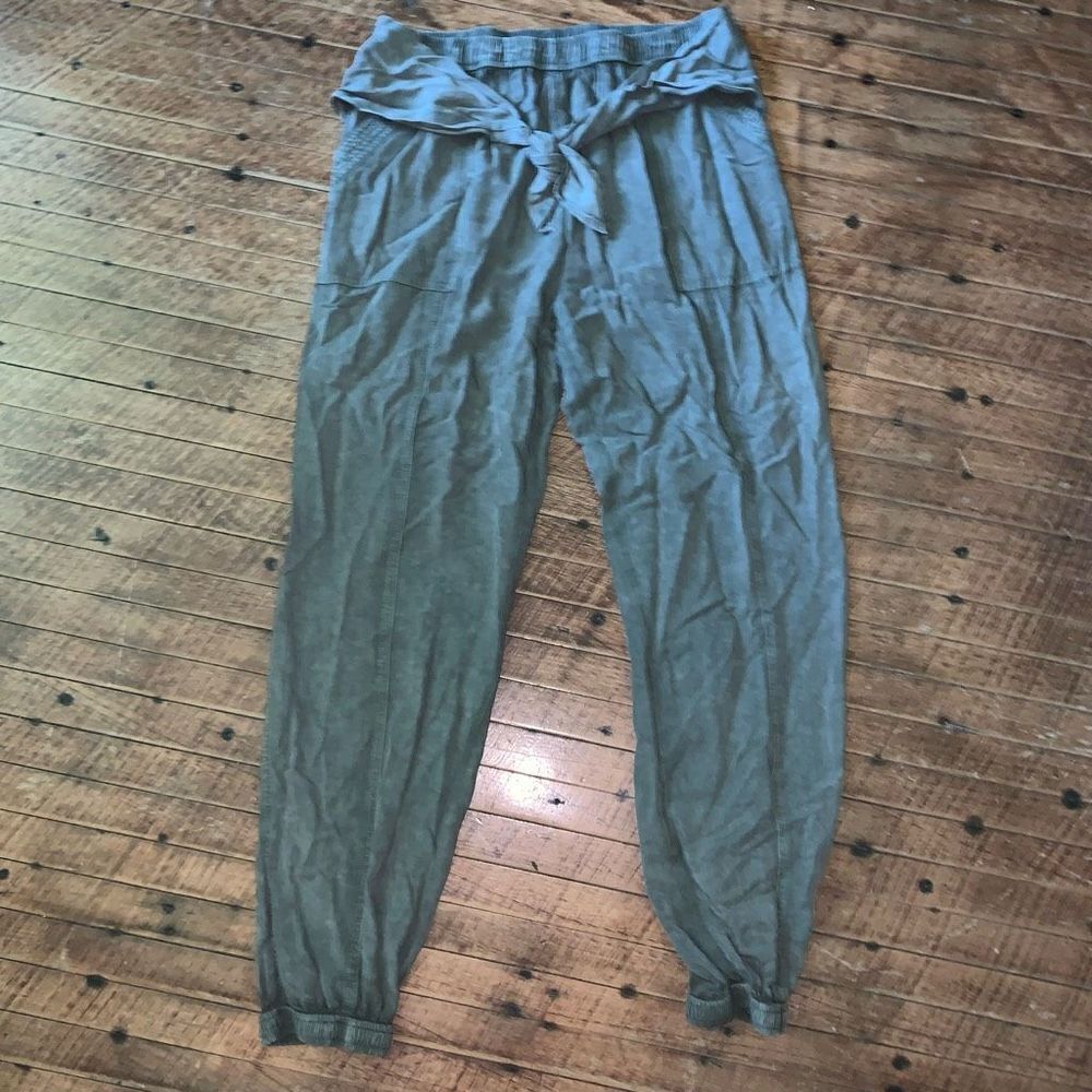 Mustard Seed olive green tie waist M flowy boho joggers